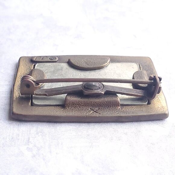 Vintage Jonette Jewelry Pin Girl & Boy Two Tone Metal Brooch 1.5" x 1" Signed JJ - Picture 6 of 7